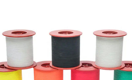 โพลีเอสเตอร์ 100% สีสันสายรุ้งสองด้าน สายสะท้อนแสงสําหรับการผูกผ้า ชําระความทนทาน 0.25 มิลลิมิตร 0.5 มิลลิมิตร 1 มิลลิมิตร