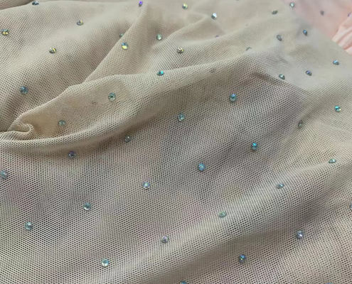 สี่ด้านยืดหยุ่น สีขาวพอลิเอสเตอร์ Mesh การเล็บสามมิติ สายเพชร สีสันเสื้อเวที